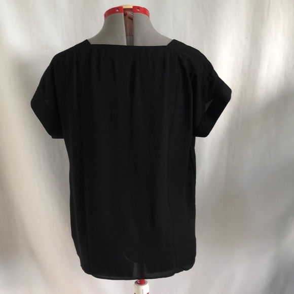 Simple black square neck top. Size Medium. - Picture 4 of 7